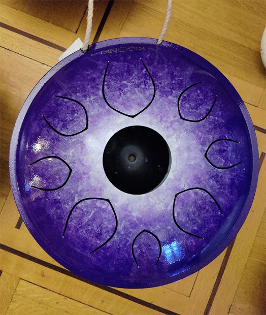 Kigonki Un enki violet.