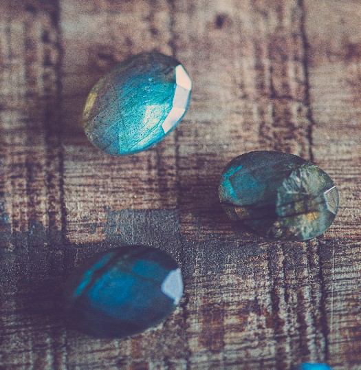 3 labradorites facetées